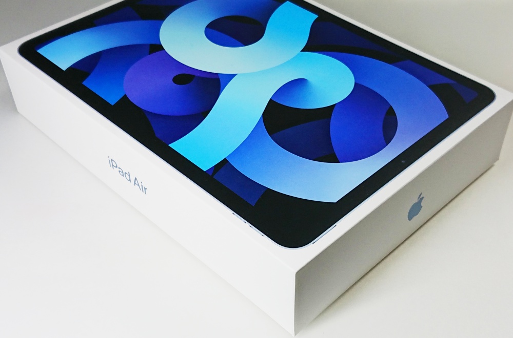 iPad Air 第4世代の人気カラー「スカイブルー」とApple Pencilの