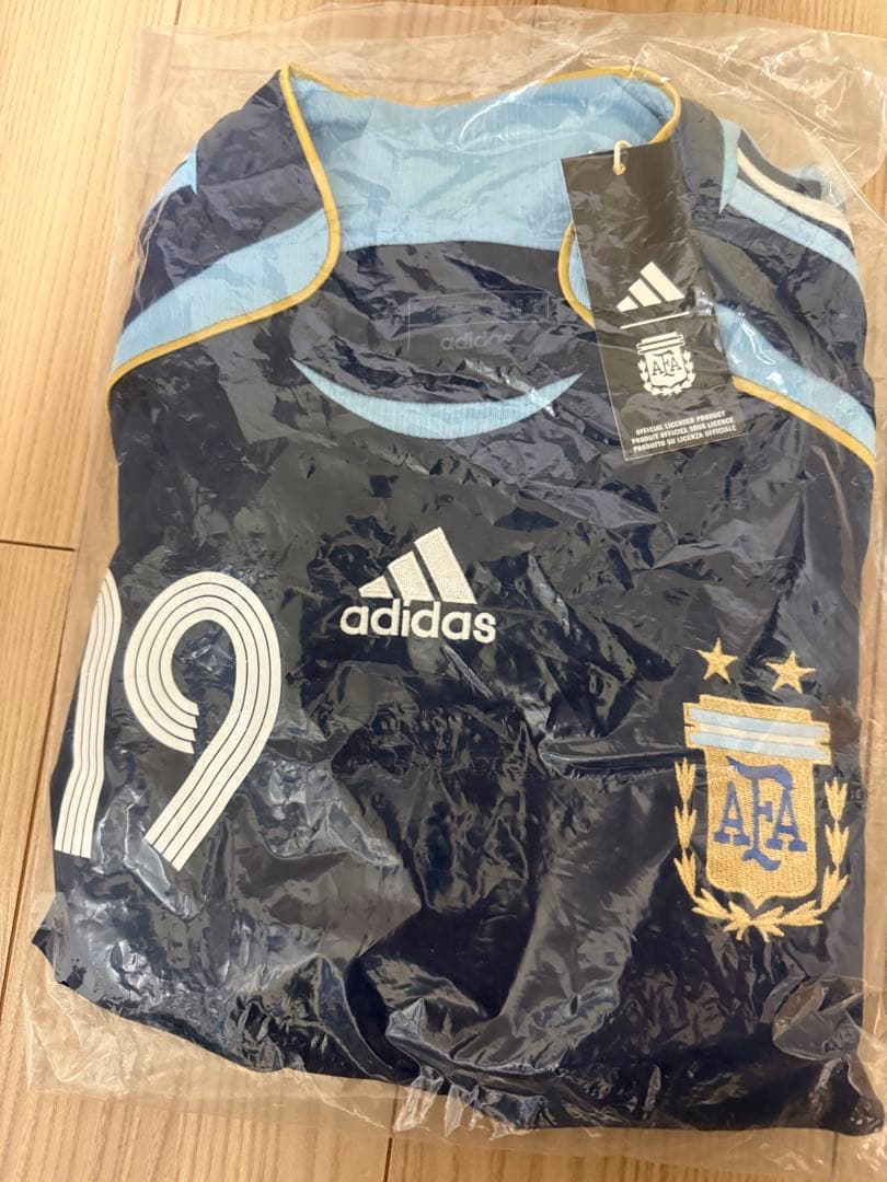 メッシ　復刻　ユニフォーム Adidas アルゼンチン 2006 アウェイ メッシ代表デビューユニフォーム