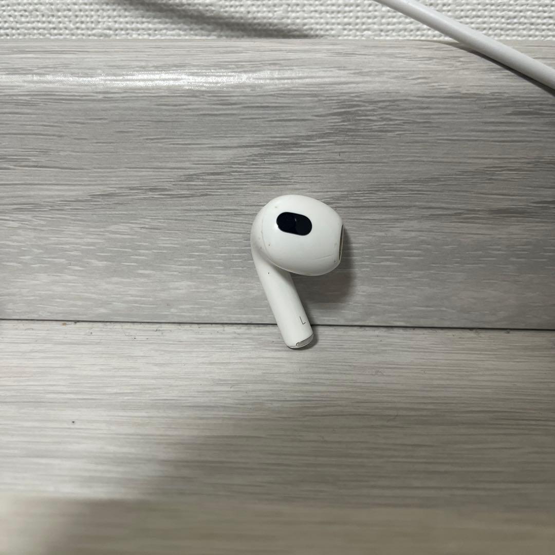 AirPods本体 ホワイト　左のみ Apple Apple AirPods 第三世代 左イヤホンのみ USED美品 L 片耳 左耳