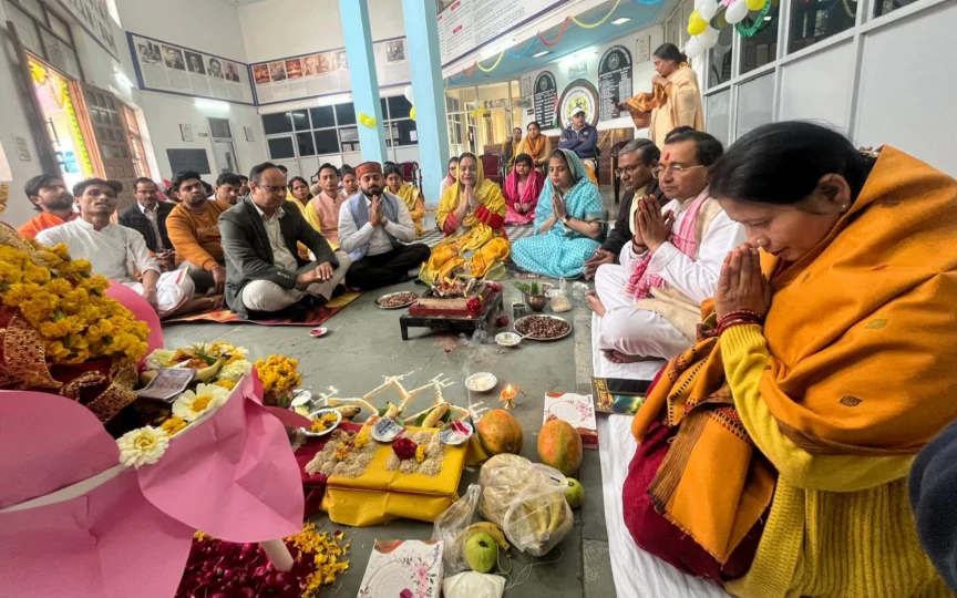 बसन्त पंचमी पर झांसी के गणितीय अनुप्रयोग संस्थान में हुआ ‘सरस्वती पूजन’!